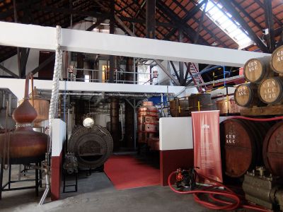 distillerie-de-rhum-interieur-porto-da-cruz-madere